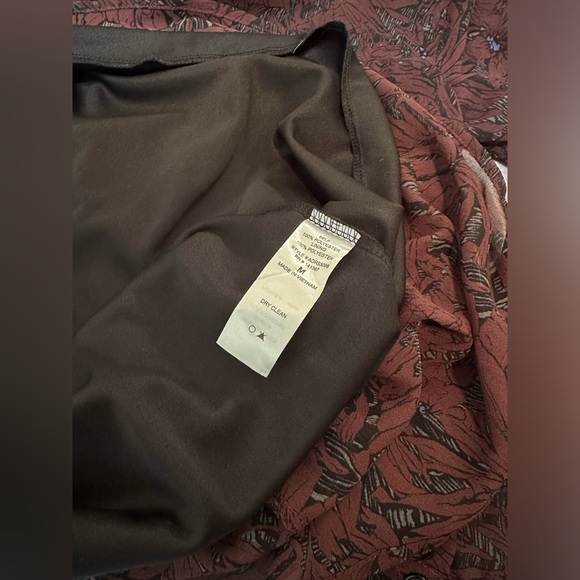 ASTR Burgundy Floral Back Cutout Shift Dress Long Sleeve EUC - Picture 9 of 10